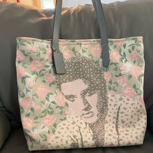 Elvis! Coach tote purse, like new!